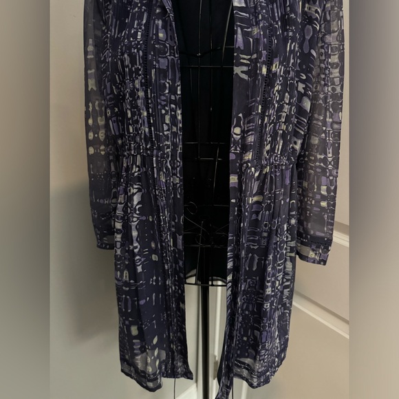 Tahari Arthur Levine Multicolored Printed Lightweight Jacket in Size 6 - Picture 5 of 10